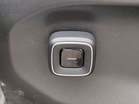 Certified 2025 Volvo EX90 Ultra image 16