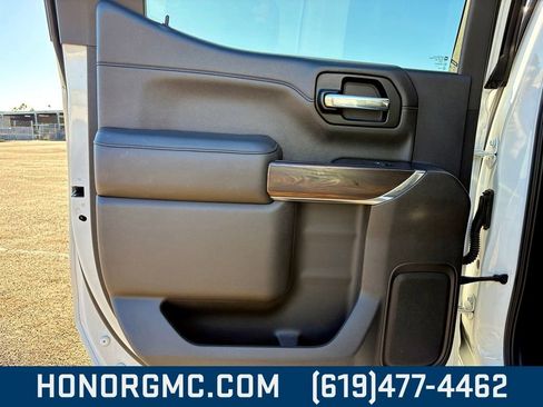 Used 2019 GMC Sierra 1500 SLT w/ X31 Off-Road Package image 18