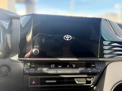 Used 2025 Toyota Camry LE image 16