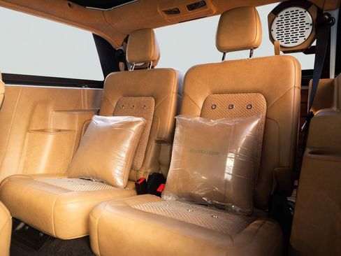 Used 2025 Ford Bronco Badlands image 10