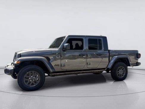 Used 2025 Jeep Gladiator Sport AWD/4WD image 2