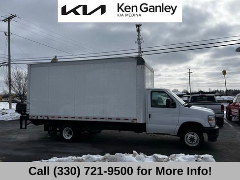 Used 2024 Ford E-450 and Econoline 450 Super Duty w/ Power Windows & Locks Group RWD image 4