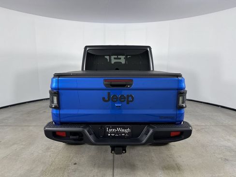 Used 2021 Jeep Gladiator Sport image 6