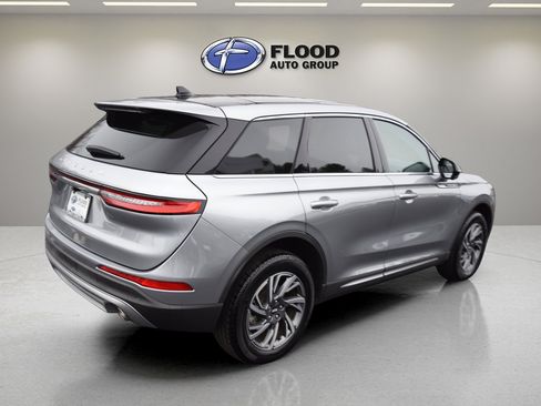 Used 2024 Lincoln Corsair Premiere w/ Equipment Group 101A image 4