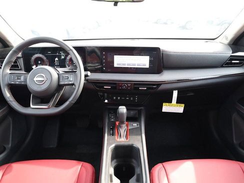 New 2025 Nissan Kicks SR image 25