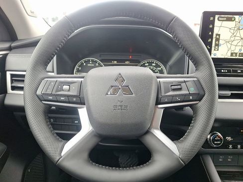 New 2026 Mitsubishi Outlander SE AWD/4WD image 10