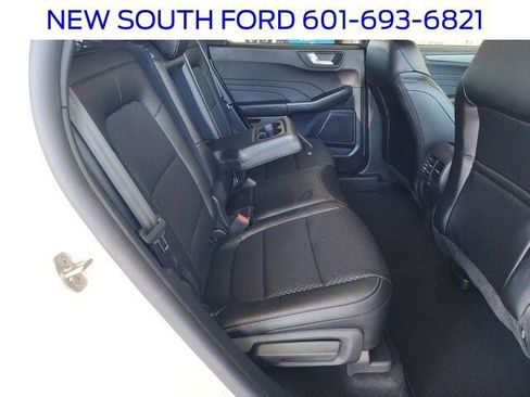 New 2025 Ford Escape SE image 35