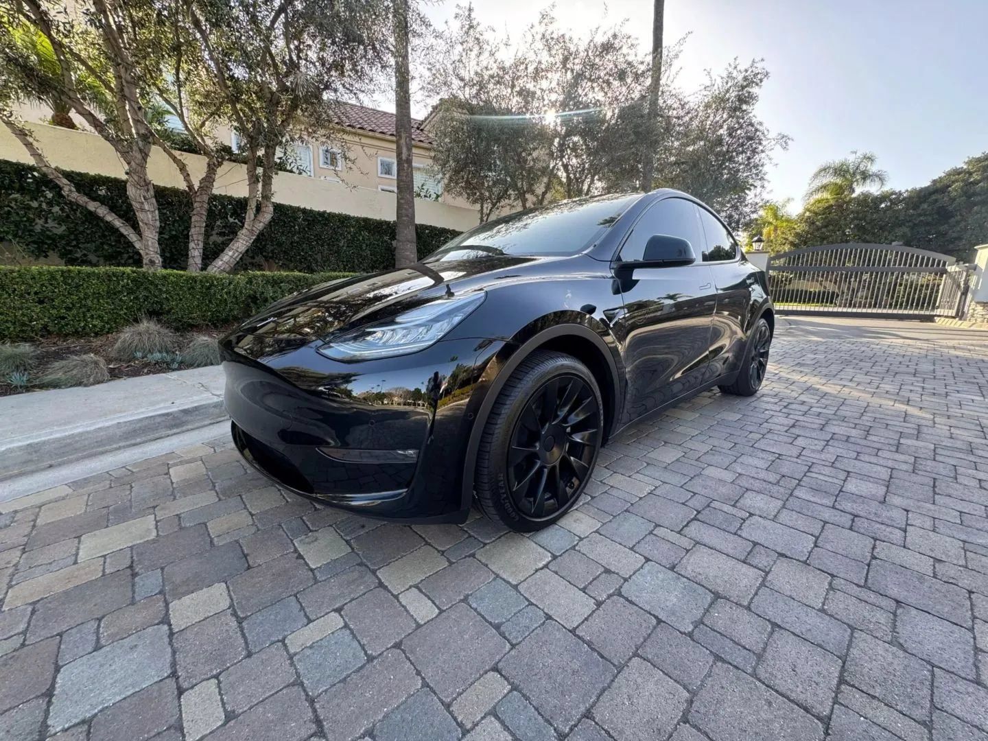 Used 2021 Tesla Model Y Long Range AWD/4WD image 3