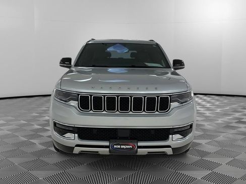 Used 2024 Jeep Wagoneer Series III AWD/4WD image 8
