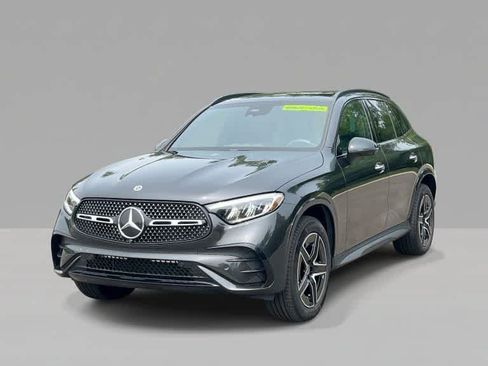Used 2026 Mercedes-Benz GLC 300 4MATIC image 4