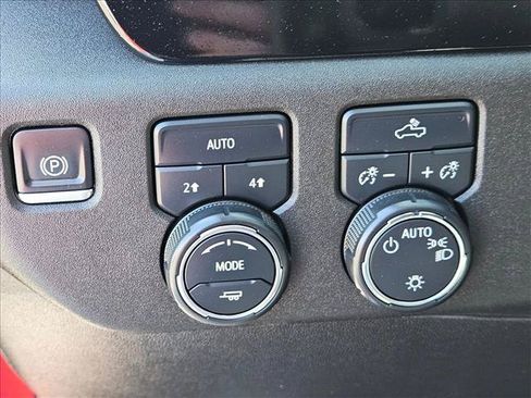 Used 2024 Chevrolet Silverado 1500 LT AWD/4WD image 14
