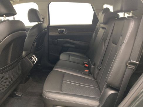 Used 2022 Kia Sorento S w/ Panoramic Sunroof Package AWD/4WD image 18