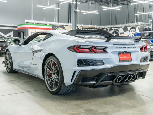 Used 2023 Chevrolet Corvette Z06 w/ Z07 Performance Package image 6