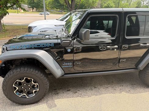 Used 2023 Jeep Wrangler Unlimited Rubicon 4xe w/ Cold Weather Group AWD/4WD image 2