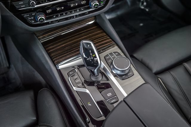 Used 2019 BMW 530i w/ Convenience Package RWD image 34