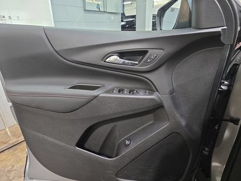 Used 2023 Chevrolet Equinox RS AWD/4WD image 28