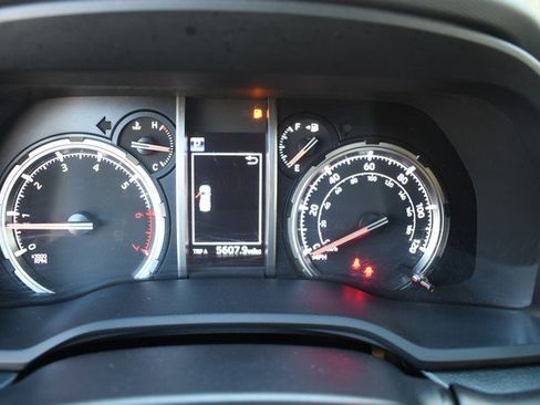 Used 2022 Toyota 4Runner TRD Off-Road Premium w/ Moonroof Package AWD/4WD image 32