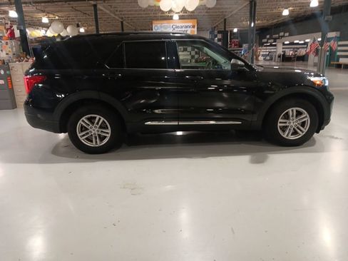 Certified 2023 Ford Explorer XLT w/ Equipment Group 202A AWD/4WD image 11