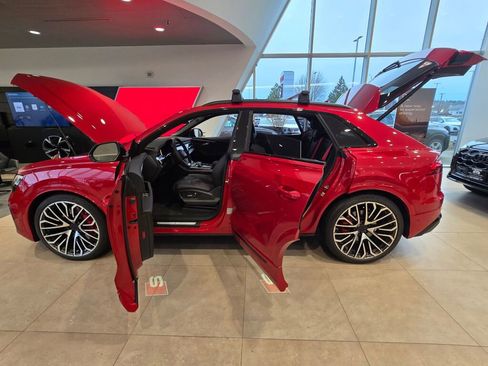 New 2026 Audi SQ8 Prestige image 13