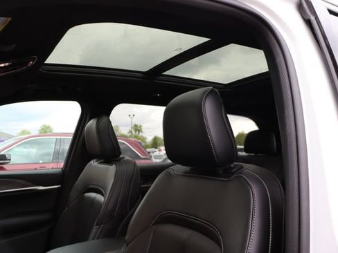Used 2026 Jeep Grand Cherokee Limited AWD/4WD image 27
