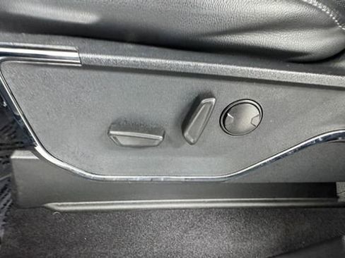 Used 2023 Ford F150 Lariat image 11