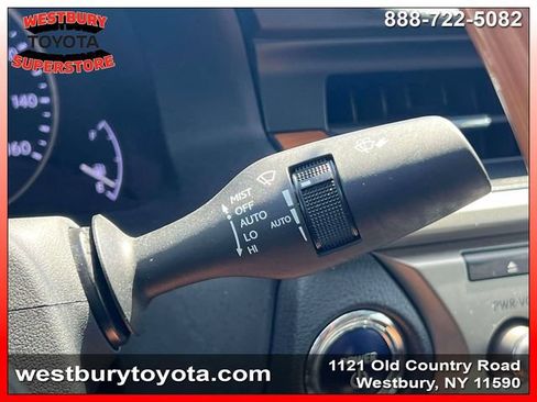 Used 2015 Lexus ES 300h w/ Navigation System Package FWD image 29