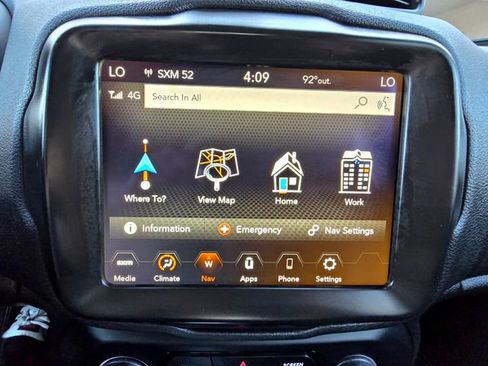 Certified 2023 Jeep Renegade Latitude image 11