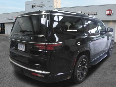 Used 2024 Jeep Wagoneer Series III AWD/4WD image 6