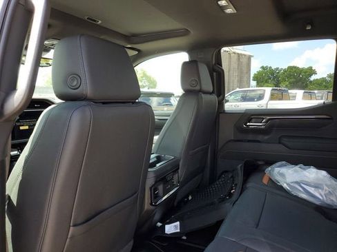 New 2026 GMC Sierra 1500 AT4 w/ AT4 Premium Package AWD/4WD image 11