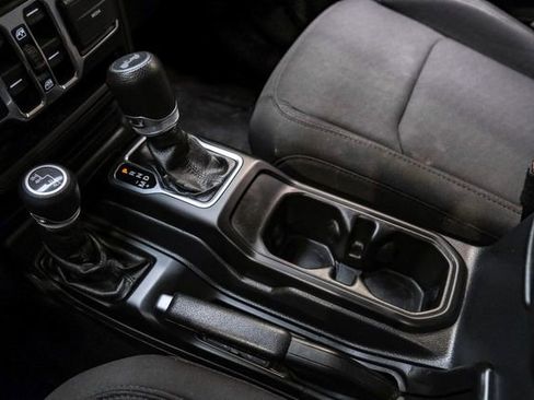 Used 2021 Jeep Wrangler Unlimited Sport AWD/4WD image 51