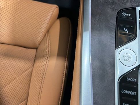 Certified 2024 BMW X7 xDrive40i w/ M Sport Package image 43