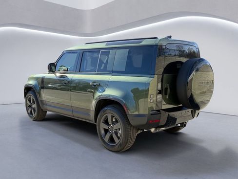 New 2026 Land Rover Defender 110 S image 4