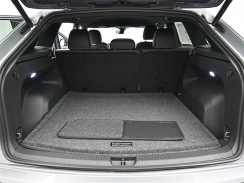 New 2026 Volkswagen Atlas Cross Sport SE image 12