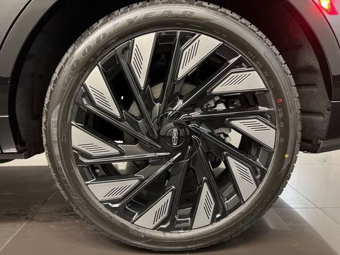 New 2026 Lincoln Nautilus Reserve image 7