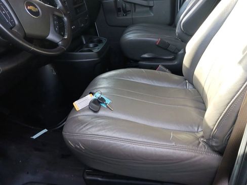 Used 2023 Chevrolet Express 2500 Regular Van 3D w/ Driver Convenience Package image 4