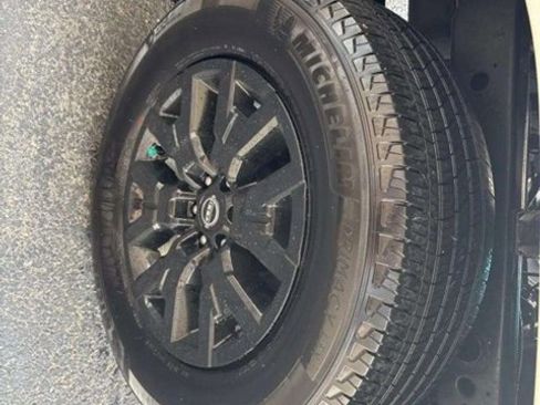 Used 2023 Nissan Frontier SV image 14