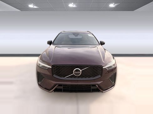 New 2026 Volvo XC60 B5 Plus w/ Climate Package image 6