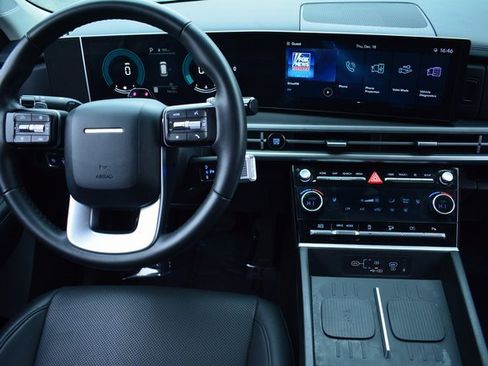 Used 2025 Hyundai Santa Fe SEL image 24