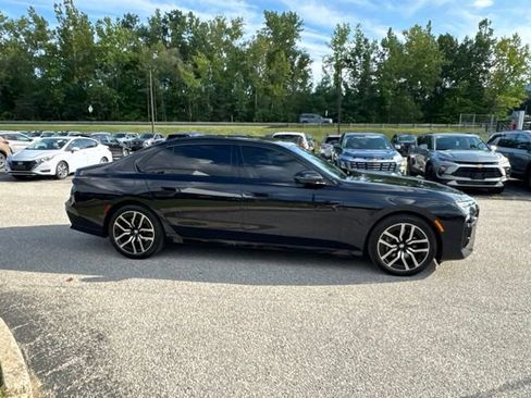 Used 2025 BMW 740i xDrive AWD/4WD image 21