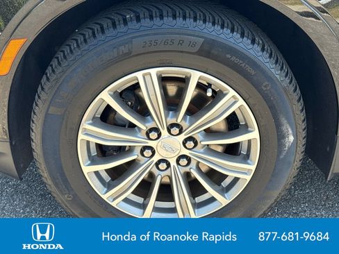 Used 2017 Cadillac XT5 Luxury w/ Driver Awareness Package FWD image 11