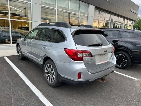 Used 2017 Subaru Outback 2.5i Limited AWD/4WD image 4