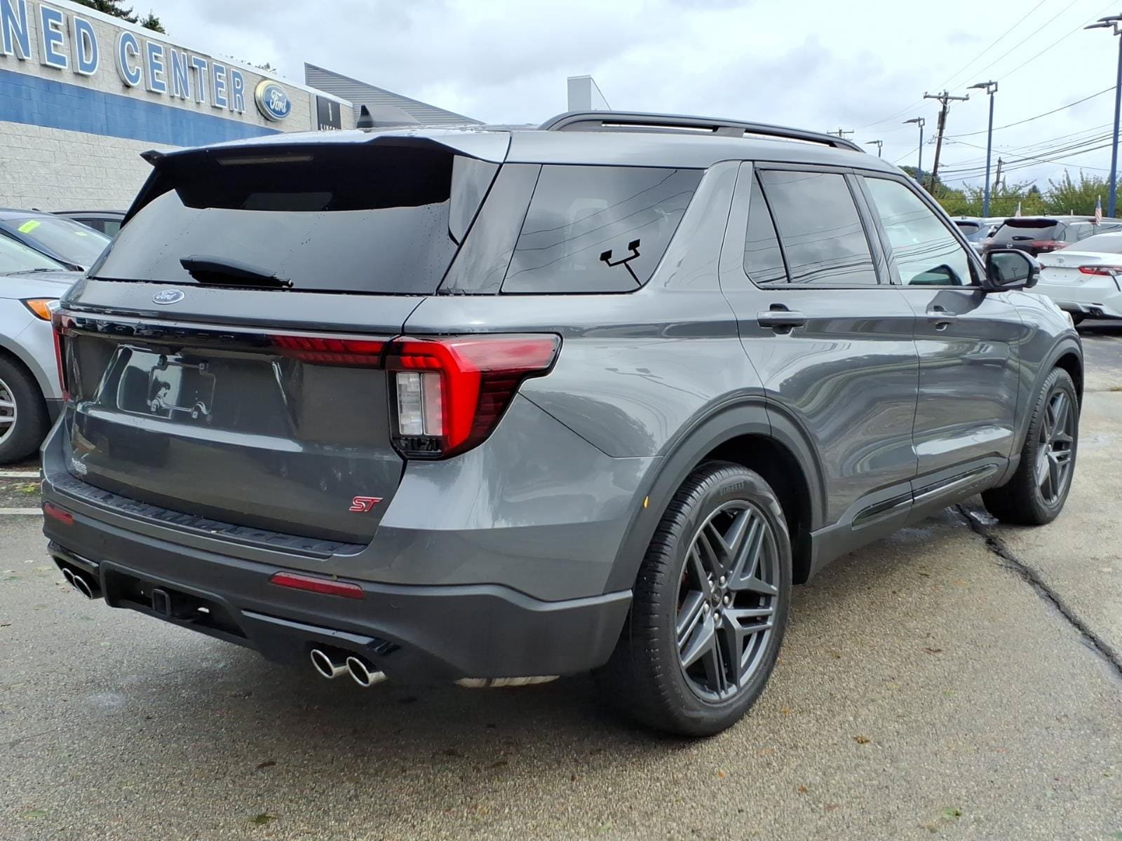 Certified 2025 Ford Explorer ST AWD/4WD image 4