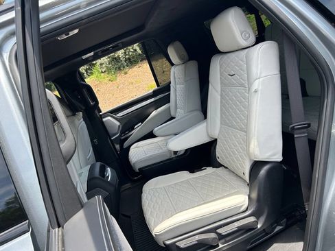 Used 2025 Cadillac Escalade V AWD/4WD image 50
