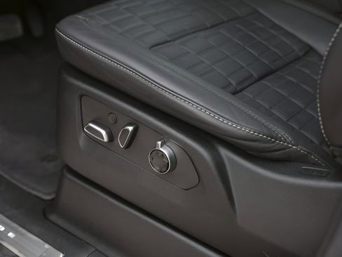 Used 2023 Cadillac Escalade Premium Luxury Platinum image 8