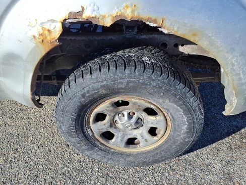 Used 2009 Nissan Frontier SE w/ Power Pkg image 11