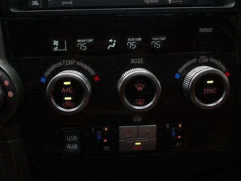 Used 2016 Toyota Sequoia Platinum AWD/4WD image 28