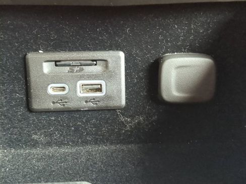 Used 2020 Cadillac XT4 Premium Luxury image 22