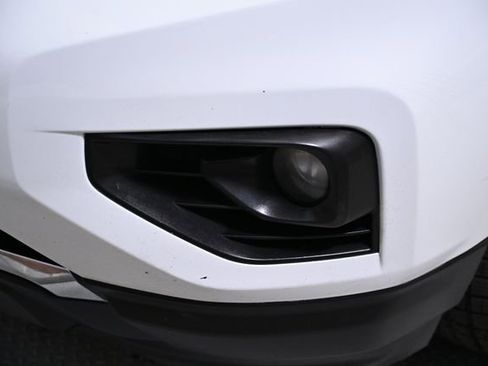 Used 2018 Nissan Pathfinder SV image 15