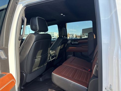 Used 2024 GMC Sierra 1500 Denali Ultimate image 10