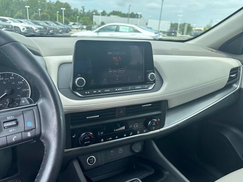 Used 2023 Nissan Rogue SV w/ SV Premium B Package FWD image 20